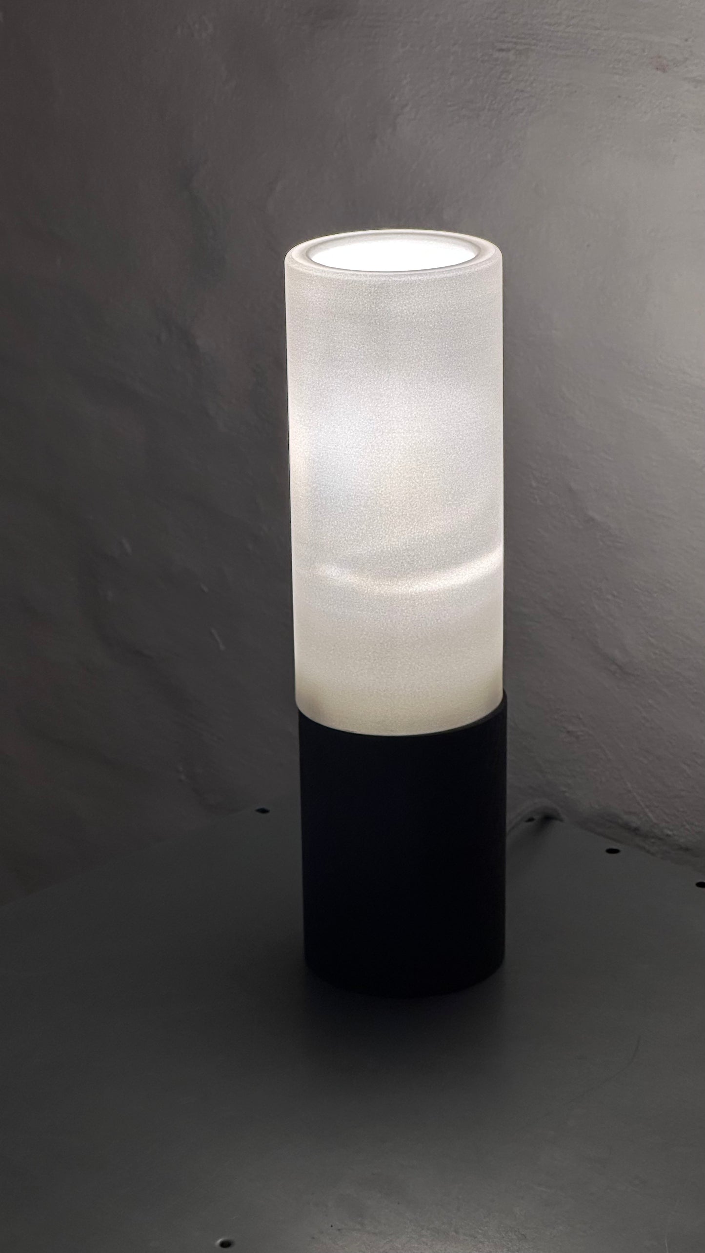 luce table lamp